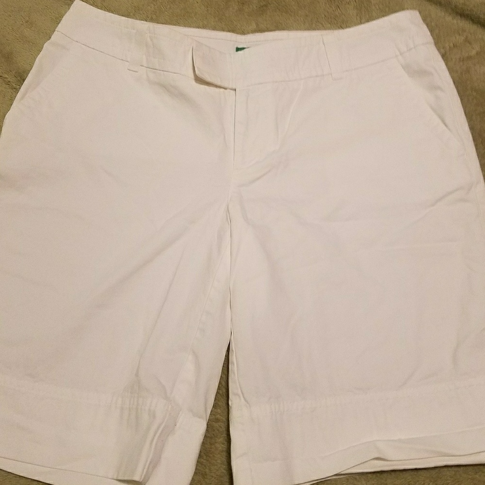 Lilly white bermuda shorts sz6